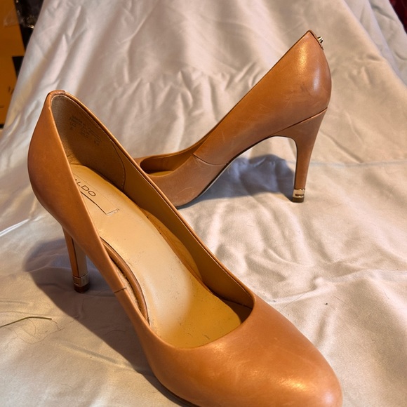 High heels - Picture 3 of 4